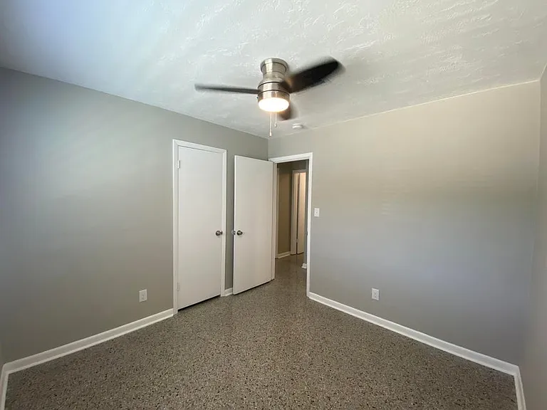 400 Argyle Ct — Photo 39