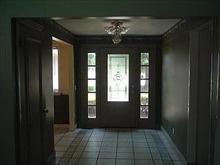 4th image of 1000 Stillcreek Dr