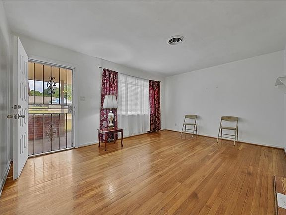 4th image of 5707 Nina Lee Ln