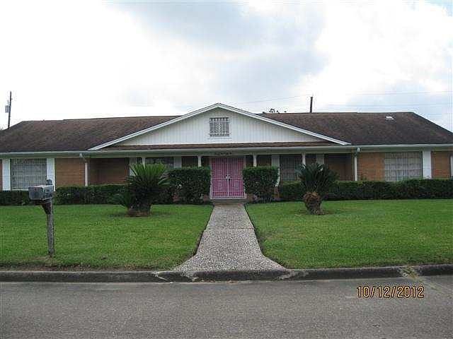 2nd image of 2155 Rampart St