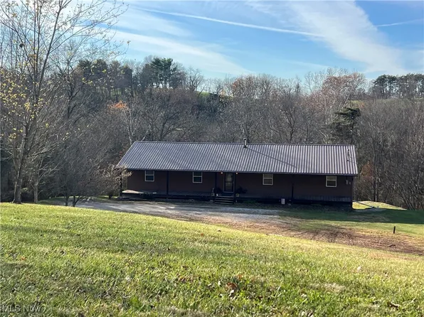 2567 State Route 555, Little Hocking, OH 45742