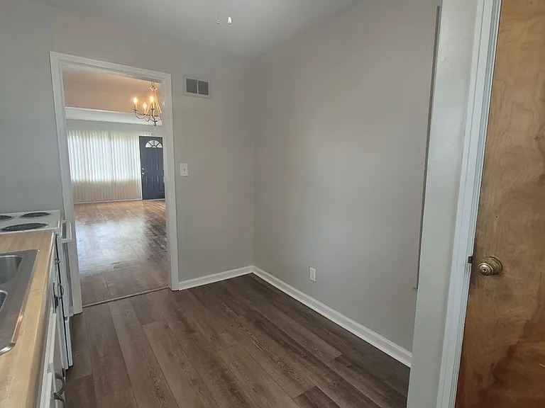 2623 Springmont Ave — Photo 11