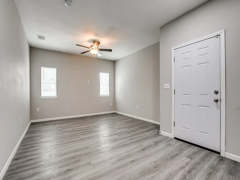 2910 S Laredo St #2 — Photo 6