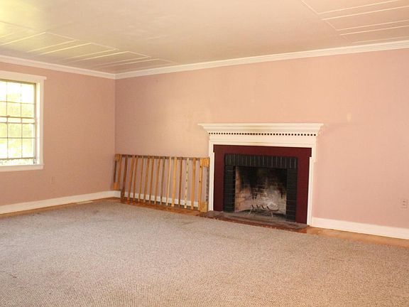 4th image of 200 Northwood Dr