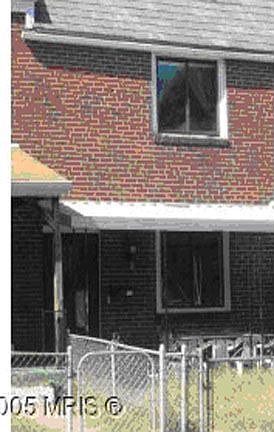 Front of the Building, 3 UNITS