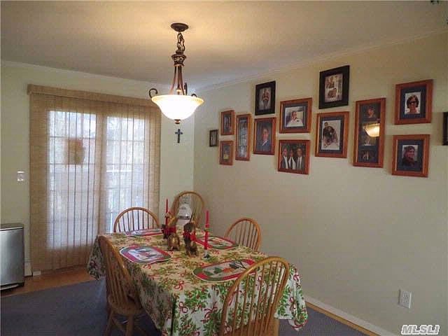2nd image of 9 Old Oak Ct
