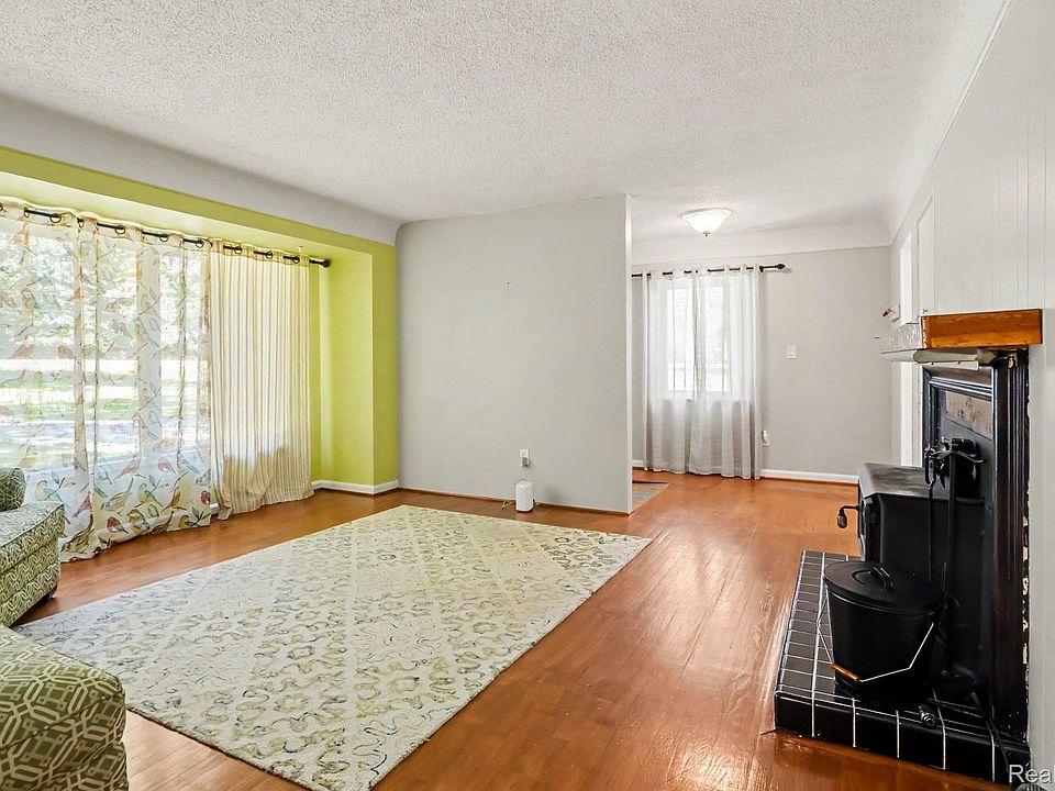 21695 Rougewood Dr, photo 7