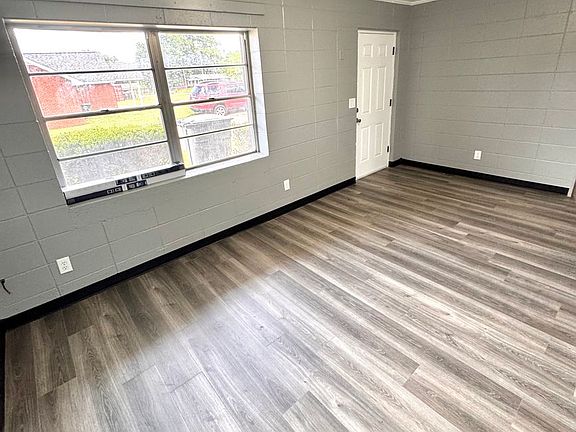 2nd image of 321 Geneva Hwy #4