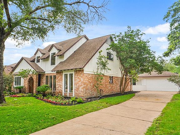 2nd image of 18011 Hollywell Drive