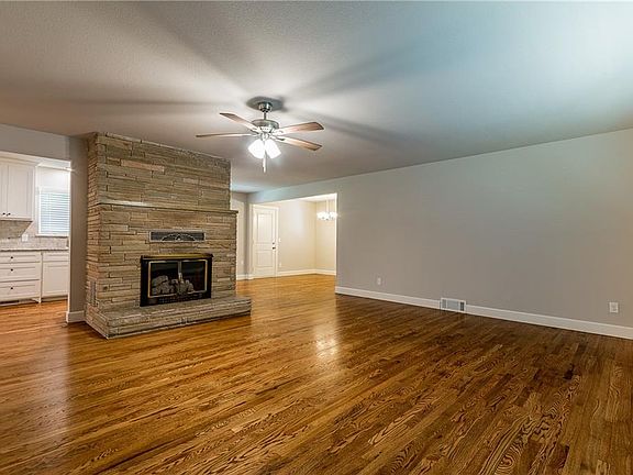 5th image of 10490 Virden Ln