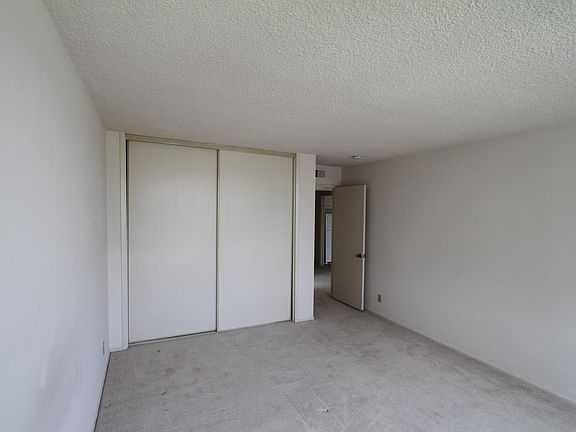 5th image of 525 N San Mateo Dr APT 202