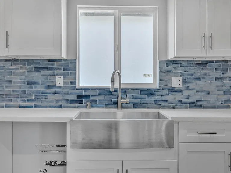 17116 Kingsbury St — Photo 3