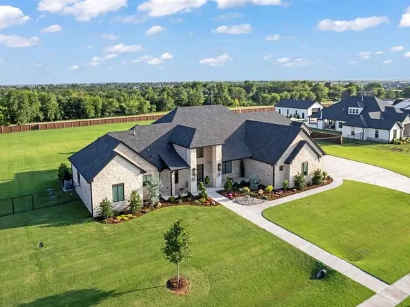 2392 NW 220th Ter, Edmond, OK 73025