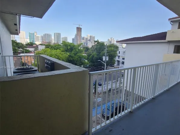 134 SW 7th Ave APT 404, Miami, FL 33130