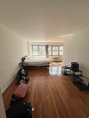 2nd image of 150 E 37th St #9Z