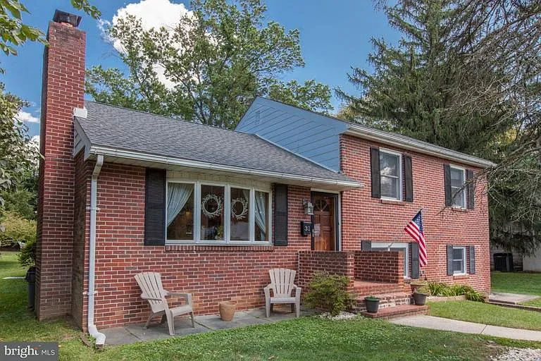 31 Taylor Rd photo 1