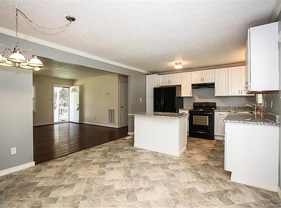 2nd image of 128 Wandering Ln