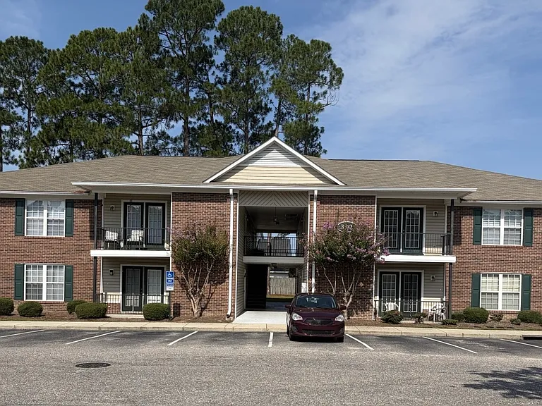 Wyndfall Apartments — Photo 11