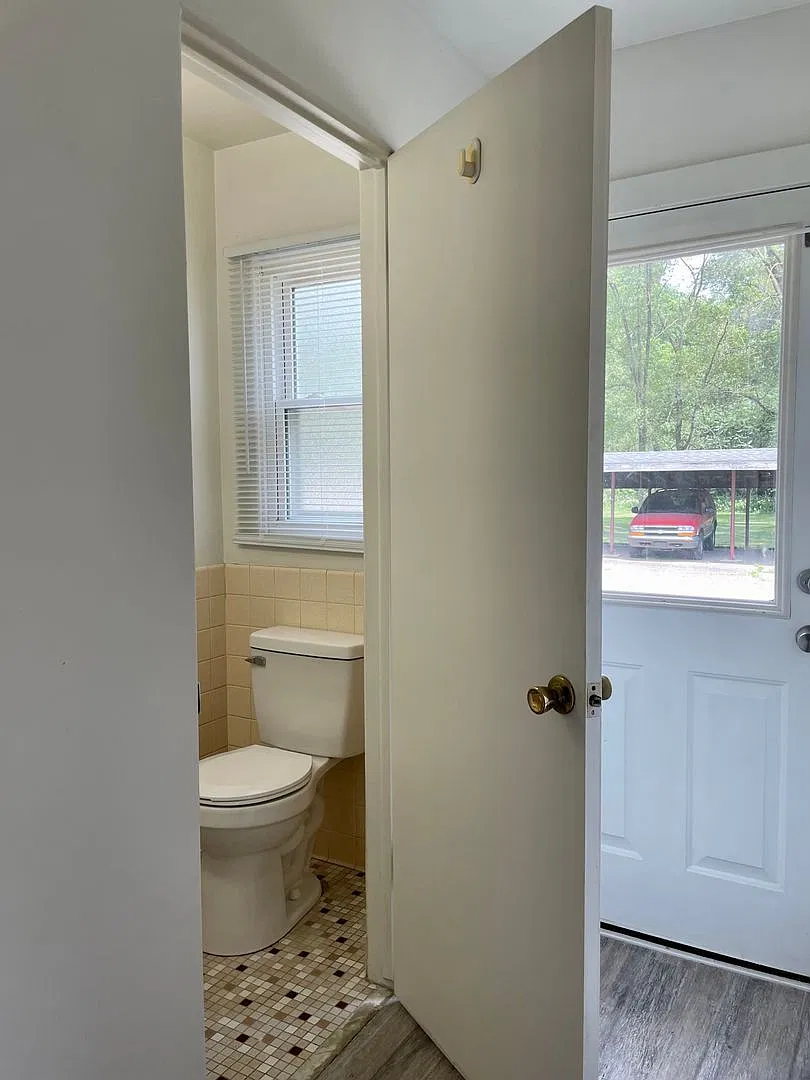 2 bed, 1.5 bath, 1020 sqft, $1,180 — Photo 3