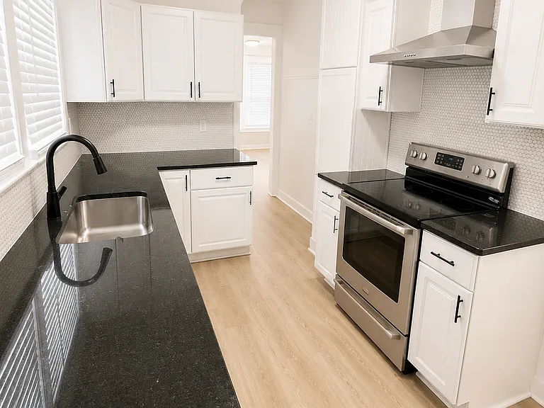4138 Locust St — Photo 2
