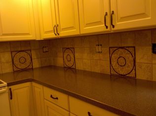 323 Seaver Cir, Bridgeport, CT 06606