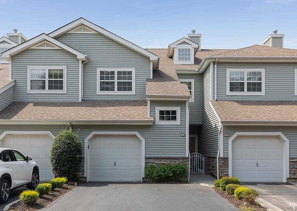 1st image of 159 Carriage Ln