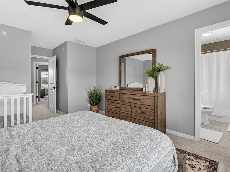 30W142 Wheeler Cir — Photo 36