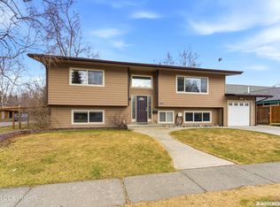 1301 Zarvis Pl, Anchorage, AK 99508