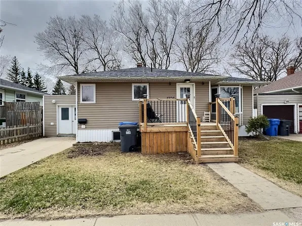 1726 3rd STREET, Estevan, SK S4A 0S8