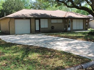 26 S Pin Oak Dr, Texas City, TX 77591
