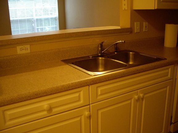 4th image of 2124 Telfair Way
