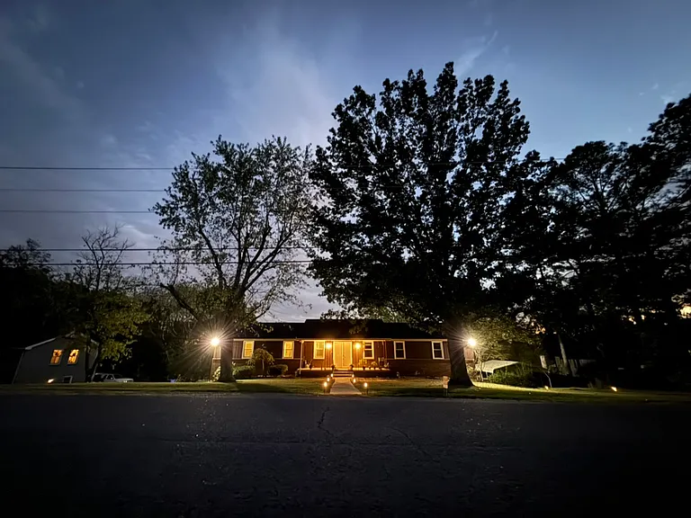 214 Rosehill Dr #B — Photo 3