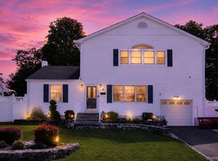 8 Wenzel Ln, Stony Pt, NY 10980