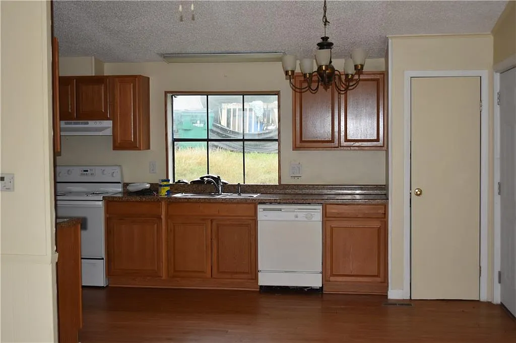 2 bed, 1792 sqft, $1,095 — Photo 4