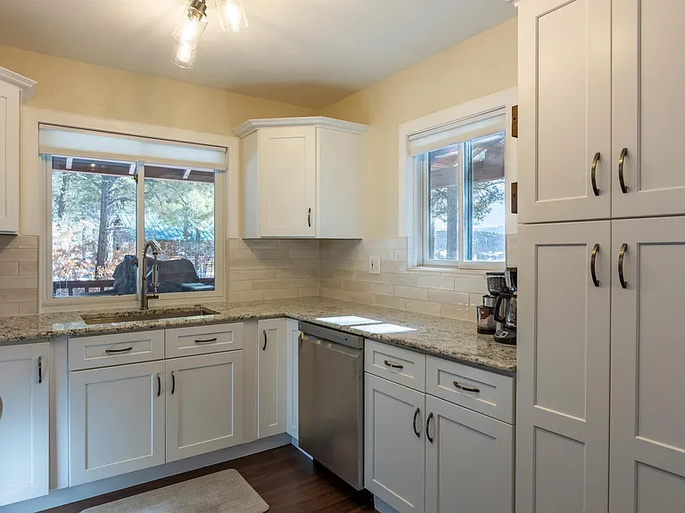 1810 Shenandoah Dr — Photo 11
