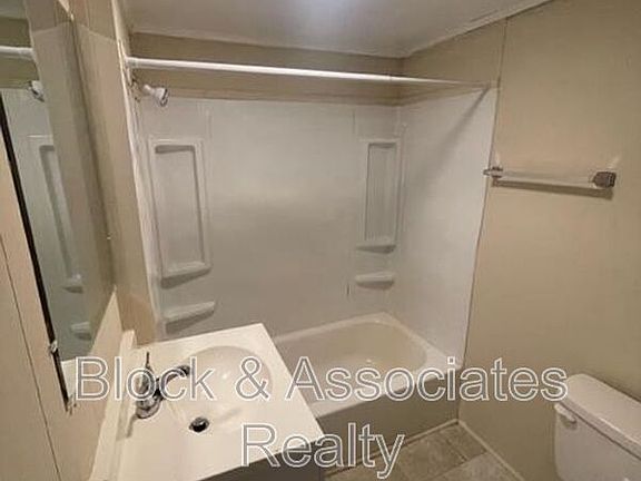 3rd image of 226 E Pritchard St