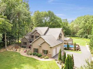 1698 E Apple Creek Rd, Appleton, WI 54913