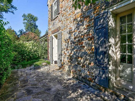 4th image of 5304 Springlake Way