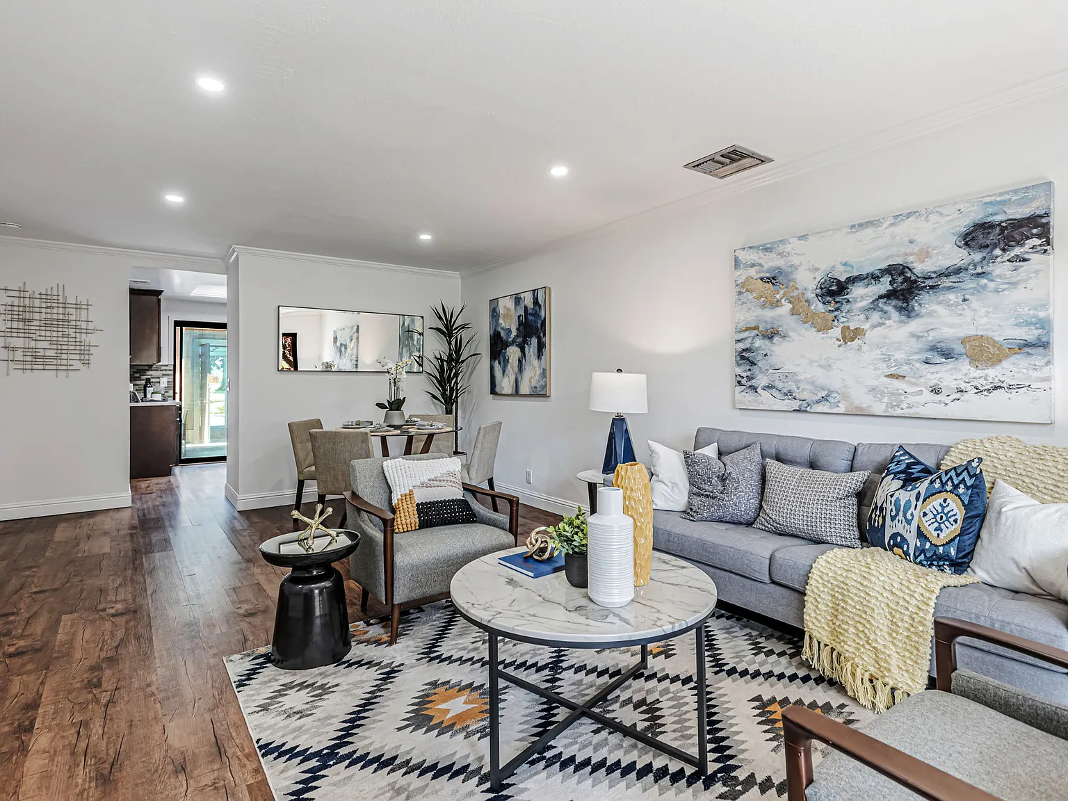 2 bed, 1196 sqft, $4,550 — Photo 4