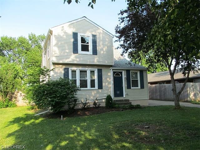 1st image of 121 Seneca Ave