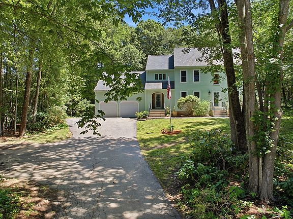 2nd image of 649 Concord Rd
