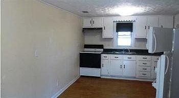3rd image of 126 17th St