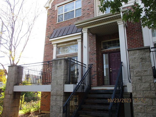 1st image of 1545 Lakeridge Ct #1545