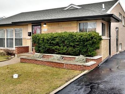 7213 W Greenleaf St, Niles, IL, 60714