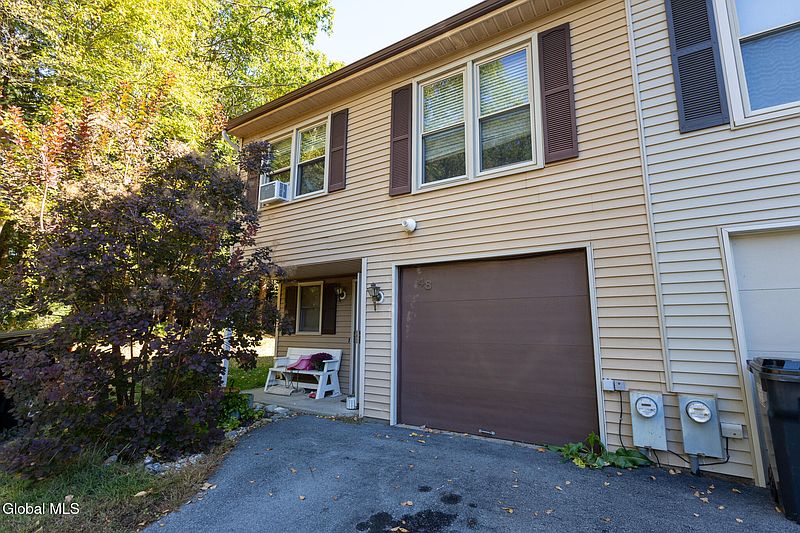 2nd image of 48 Whispering Pines Road