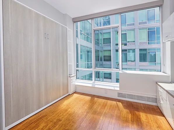 3751 Riverdale Avenue image 8 of 27