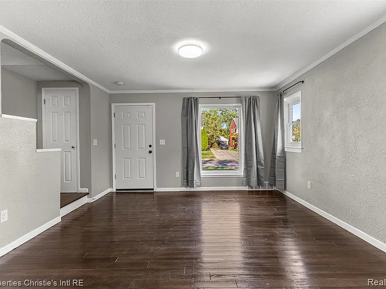 10842 Nottingham Rd — Photo 4