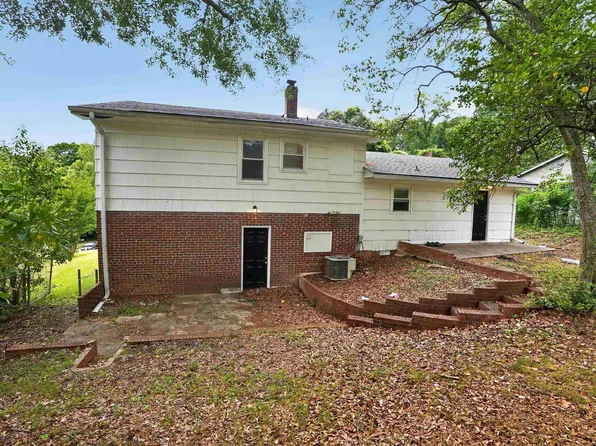 615 Pine Creek Dr, Greenville, SC 29605