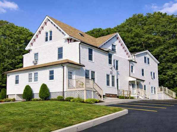 Live Close to Everything: Beaches, Schools, EB, Coast Guard Academy 461 Williams St Has It All!, 461 Williams St #A, New London, CT 06320