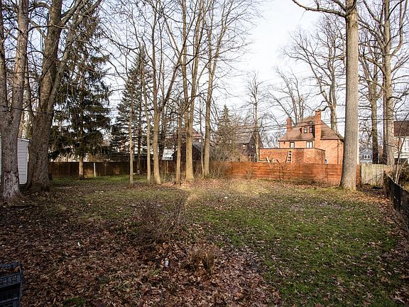 4th image of 19707 Wickfield Ave